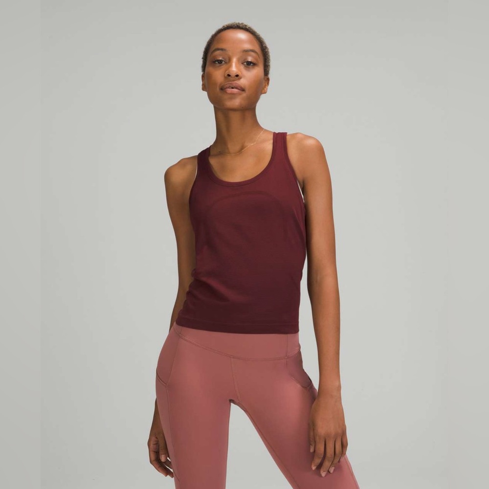 Lululemon Swiftly Tech Racerback Tank Top 2.0
Waist Length Red Merlot Size 4